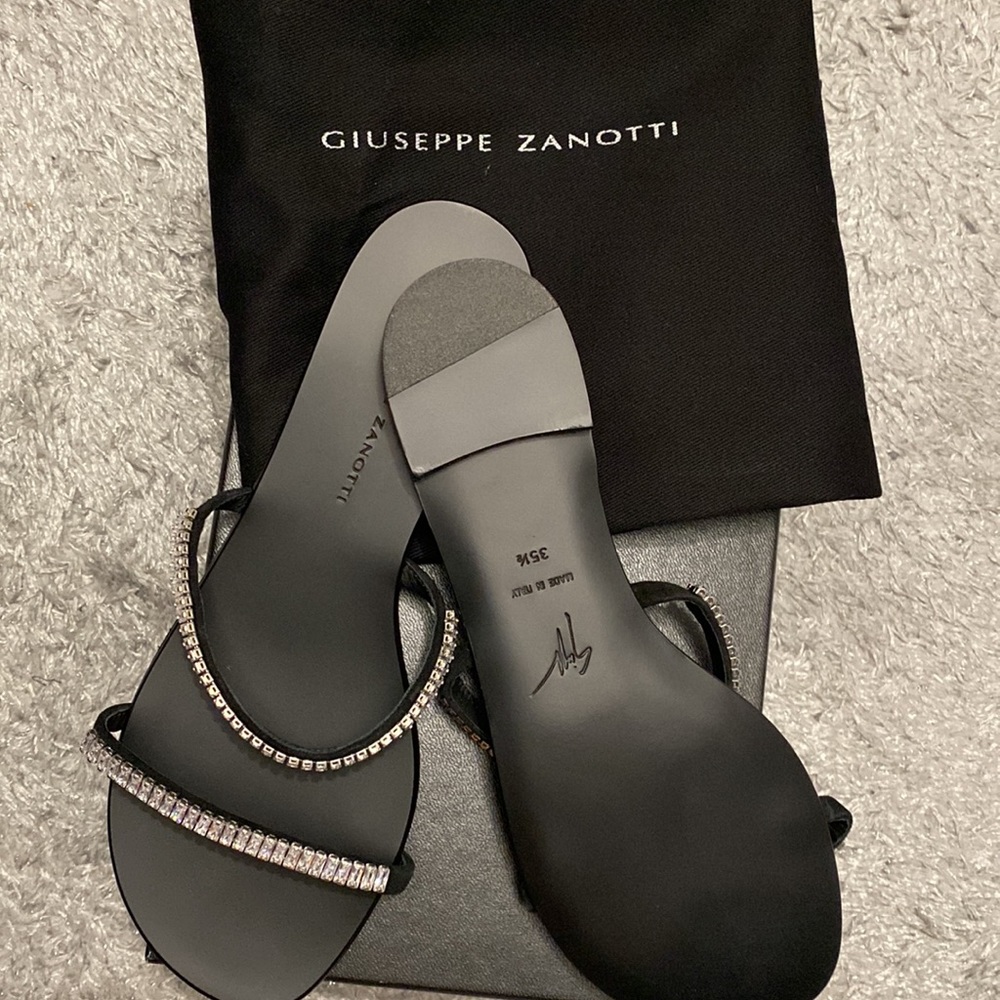 Brand new GIUSEPPE SANDALS SIZE 5.5